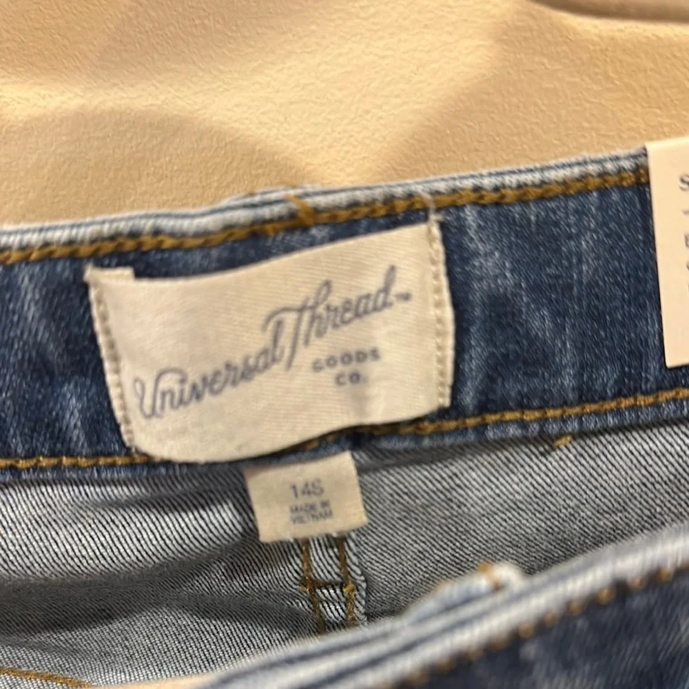 Universal Thread Blue Distressed Ankle Jeans - Picture 3 of 7
